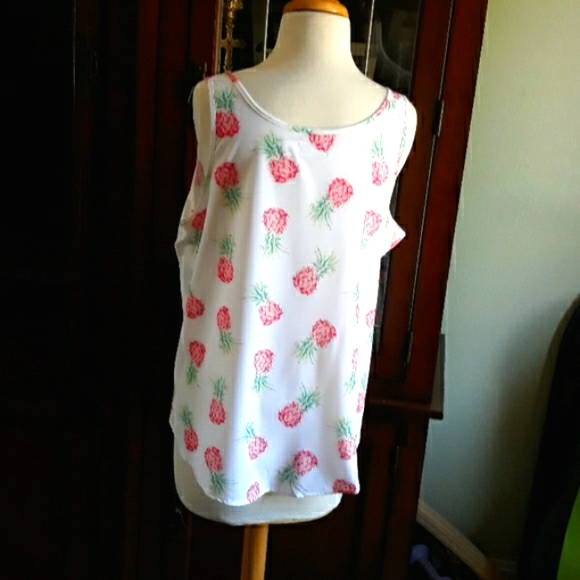 NWT Womens Pineapple Print Tank Top. - Picture 3 of 6